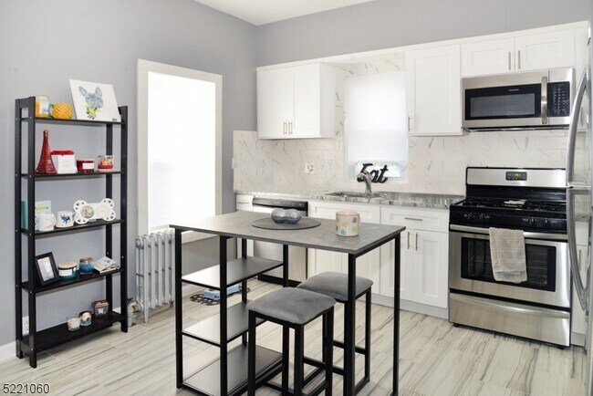 Photo - 24 Lawrence St