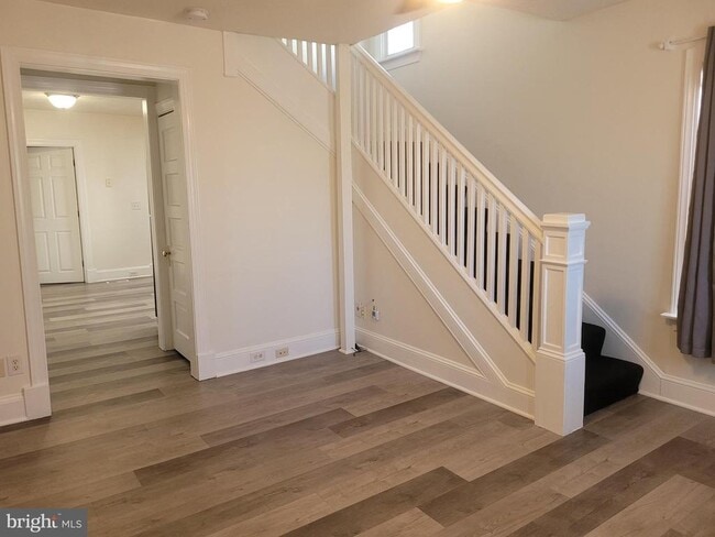 Photo - 48 Webster St