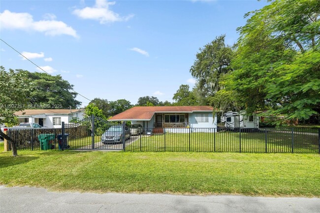 Photo - 535 NW 90th St