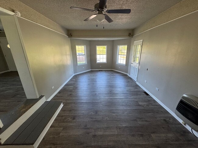 Photo - 2 Bed, 1 Bath House in Dresden!