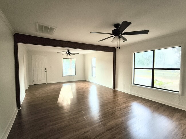 Photo - 206 S Elm St