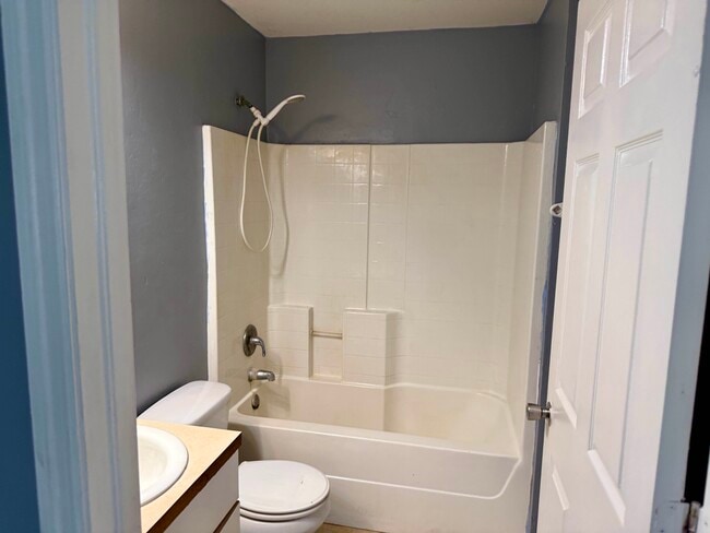 Photo - 4802 Golfview Blvd