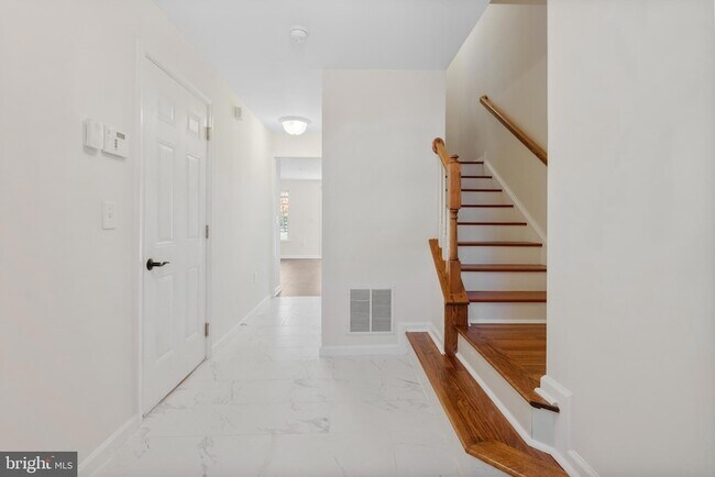 Photo - 407 Susan Cir