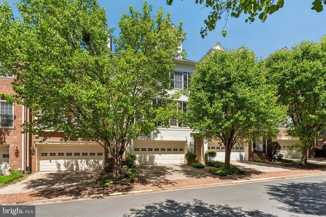 7489 Carriage Hills Dr