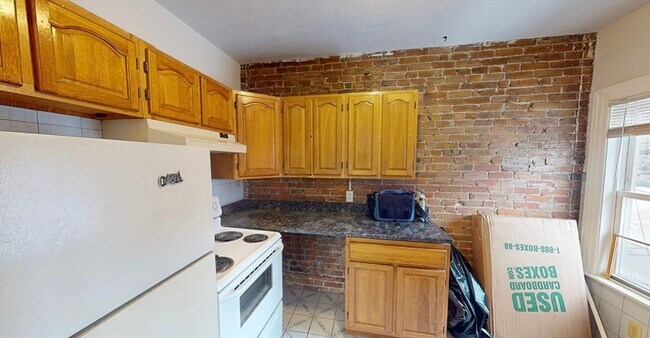 Building Photo - 30 Academy Hill Rd Unit 2