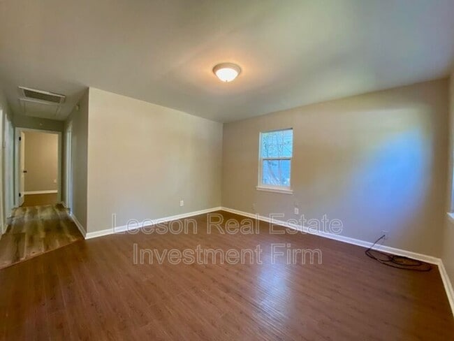 Photo - 1727 Hickory St