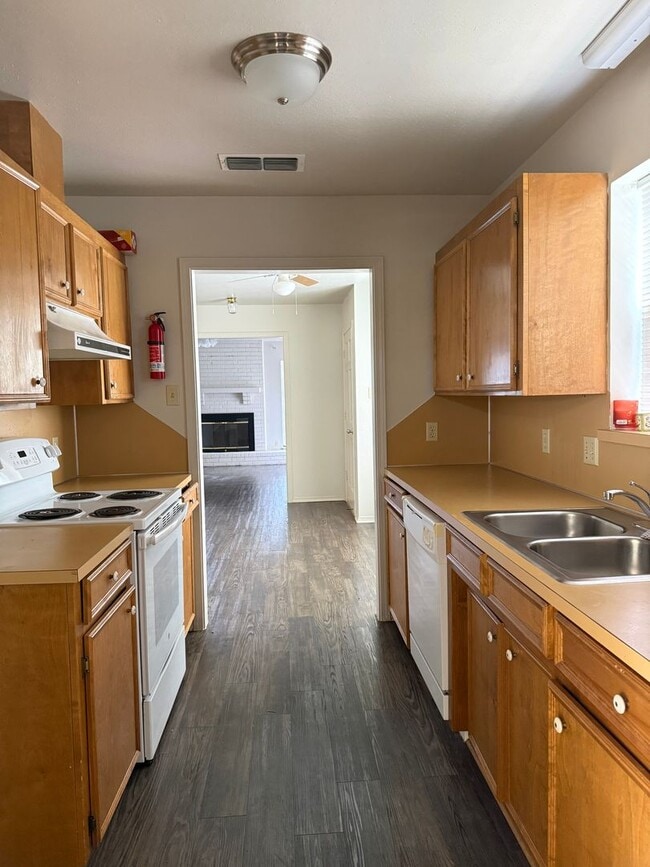 Photo - 2 Bedroom/ 2 Bathroom Townhome
