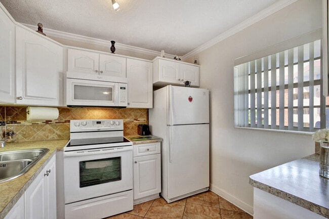 Photo - 2800 NW 47th Terrace Condo Unit 203b