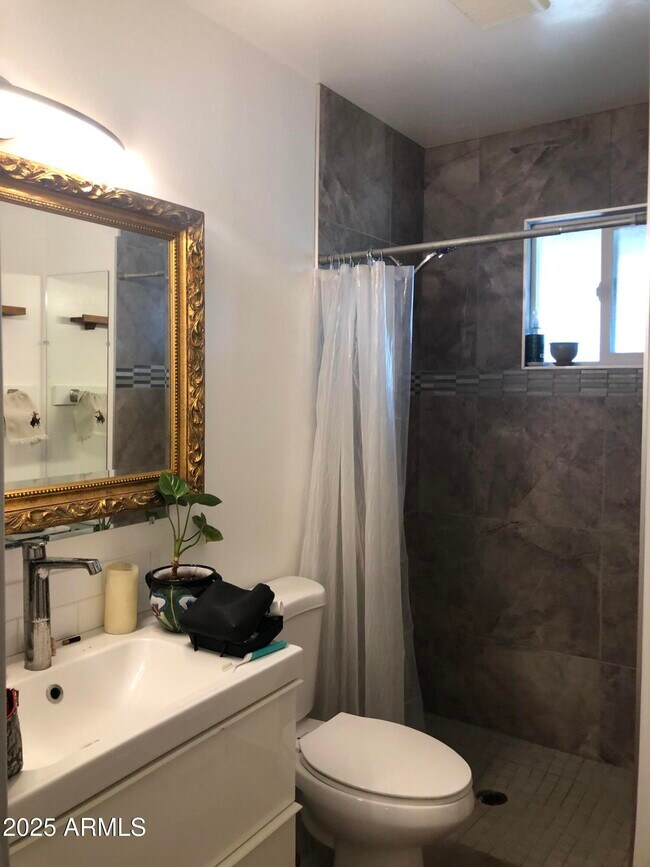 Photo - 2020 S Granada Dr Unit 4