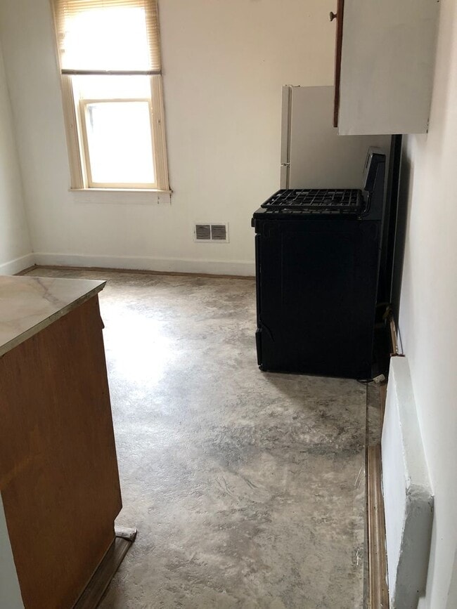 Photo - 808 W King St Unit 2