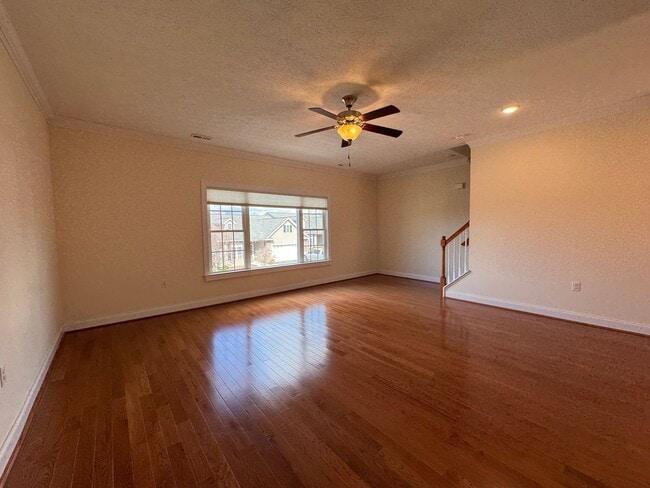 Photo - Beautiful Townhome in Spring Oaks!