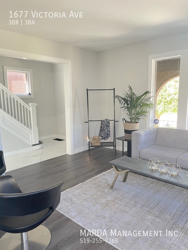 Photo - BEAUTIFUL 3 BED/ 2.5 BATH w/ POOL ON VICTORIA!