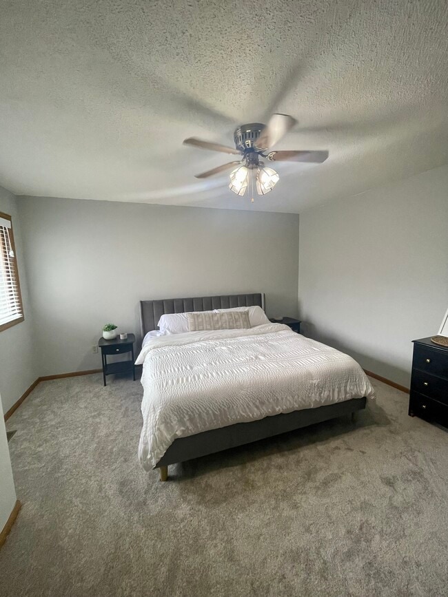 Photo - 185 Heather Ln