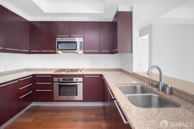 Photo - 489 Harrison St