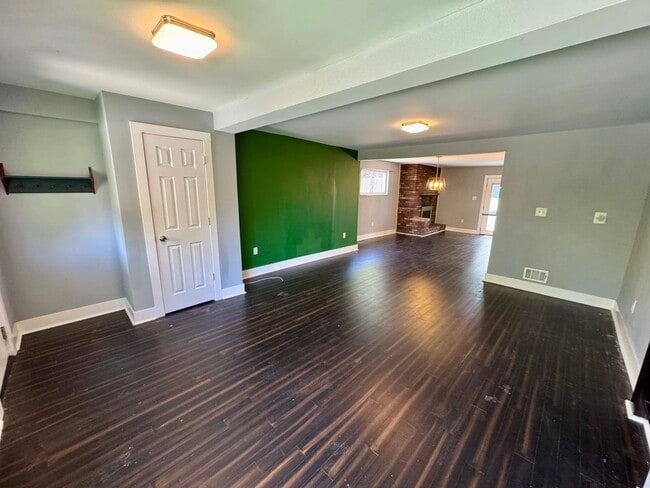 Photo - Open Concept 3 Bed 1.5 Bath in Swissville!