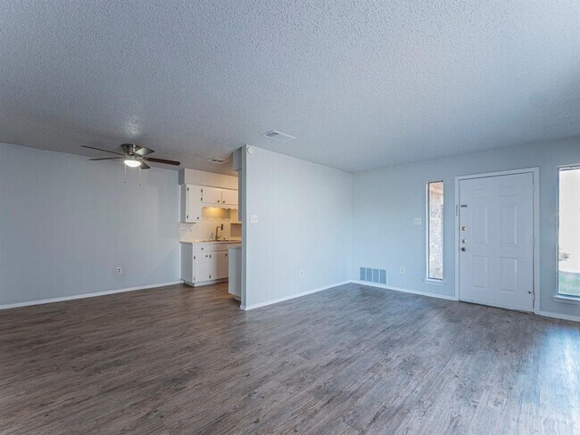 Photo - 605 Misty Morning Way