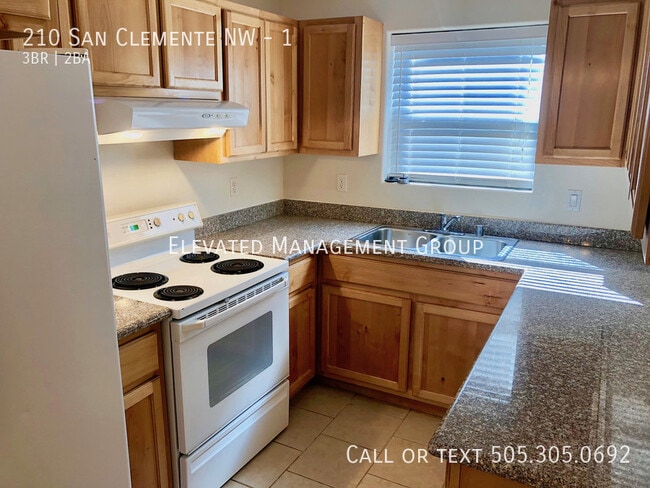 Building Photo - 210 San Clemente Ave NW Unit 1 Rental