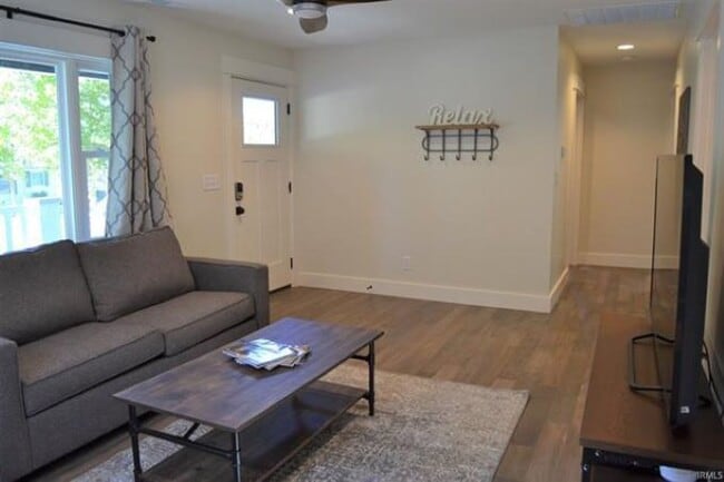 Photo - 124 N Bryan Ave