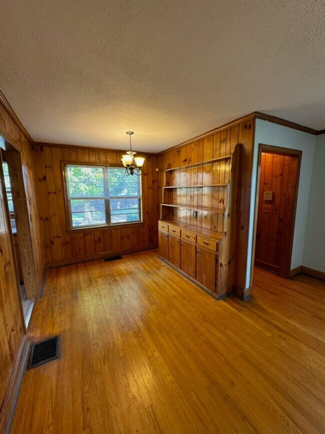 City of Maryville! 37804 3 bedroom, 1 ba... House House Rental in