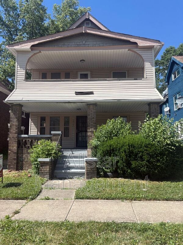 Building Photo - 11909 Parkhill Ave Unit Down