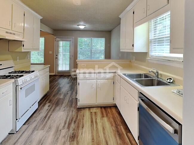 Photo - 140 Cannon Dr