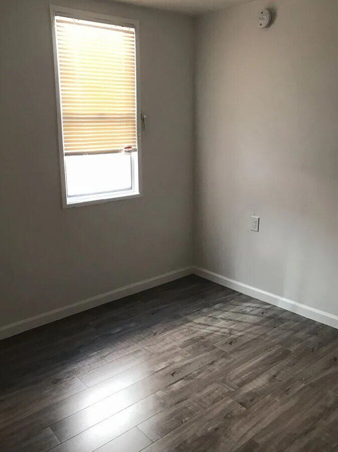 Photo - Glendale Flats
