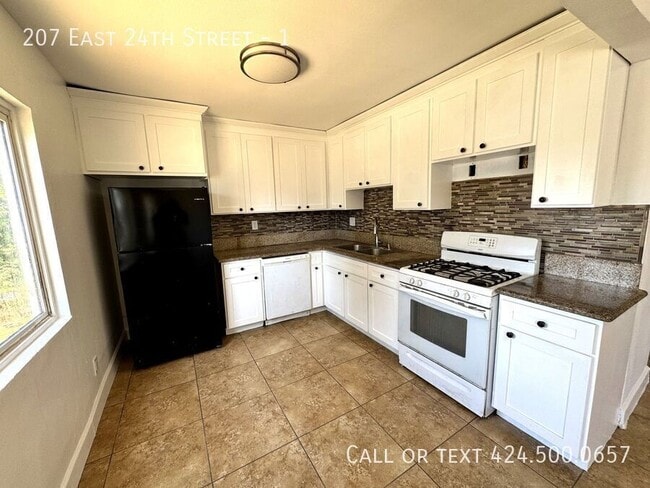 Photo - 207 E 24th St Unit 1