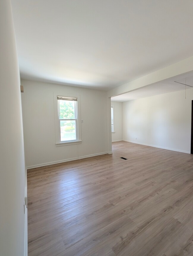 Photo - 15007 S Illinois St Unit 105