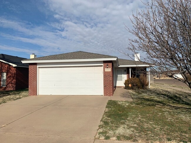 Building Photo - Retro Charm in Every Detail 3Bed/2Bath!