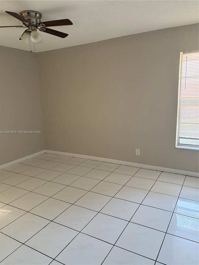 Photo - 1440 SW 41st Ave Unit 1-2