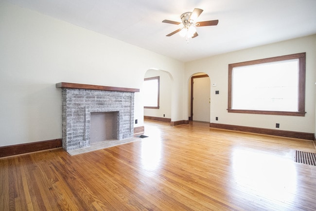 Photo - 306 E Northgate Pkwy