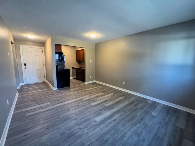Photo - 3021 Pestalozzi St Unit 105
