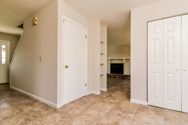 Photo - 17 Hollow Tree Ct