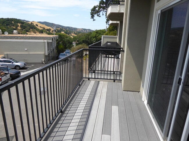 Photo - TWO BEDROOM END UNIT TWO-STORY CONDO WITH GREAT VIEWS IN SAN RAFAEL Unit 26