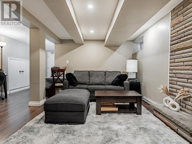 Photo - 229 Winona Dr Unité Lower