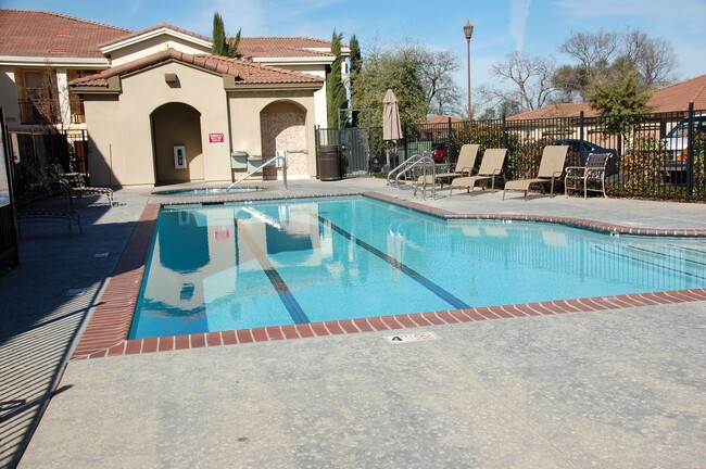 Photo - Nice Condo w/Garage in Roseville
