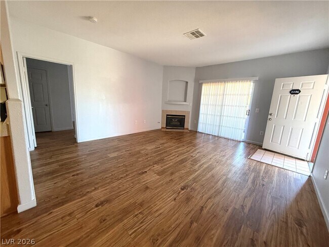 Photo - 4730 E Craig Rd Unidad 1156