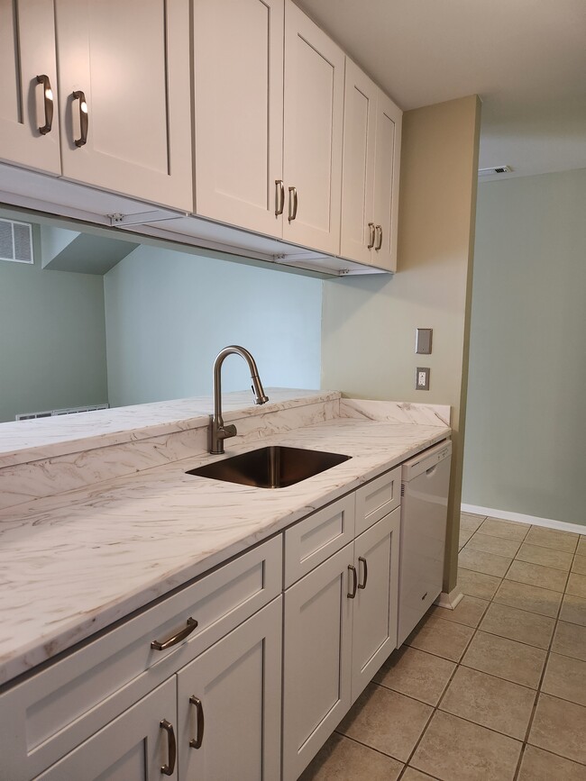 Kitchen - 608 Woodhollow Dr Unit 608