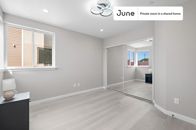Room in Shared 5 bed/5 bath home in Boyle Heights