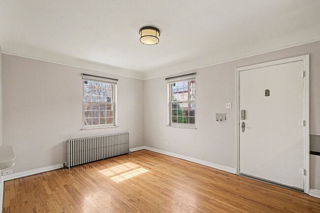 Photo - Stylish living in the heart of Mayfair - adorable 1 bedroom - 1 bathroom