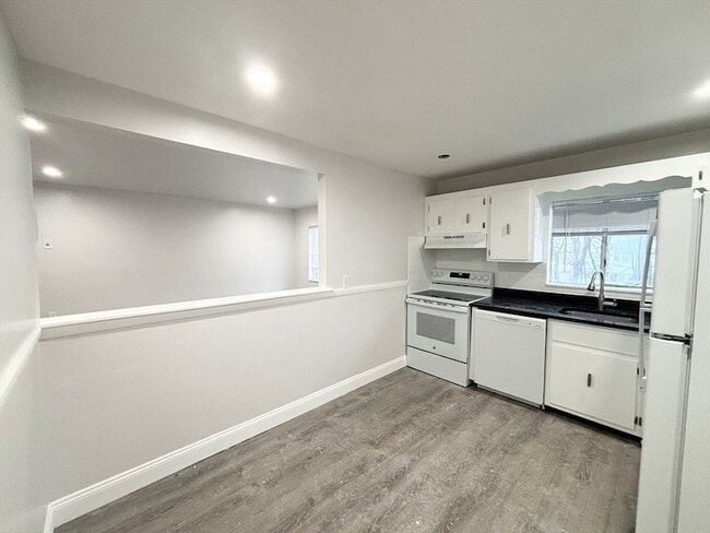 Photo - 75 Vine St Unit B4