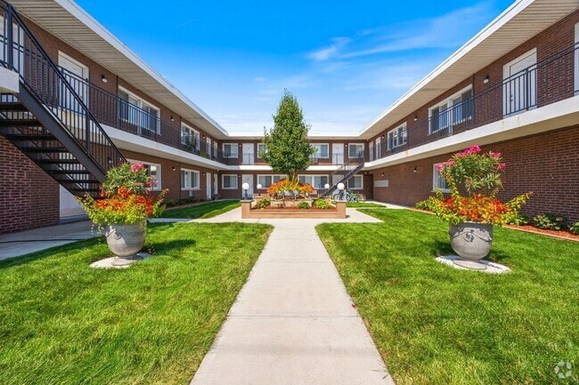 Building Photo - 7834 95th St Unit 2A Rental