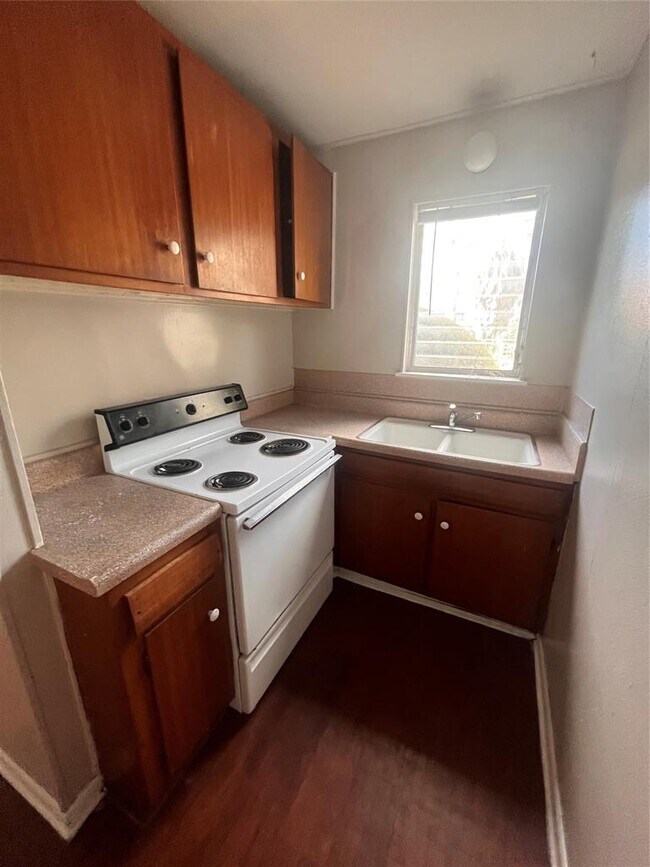 Photo - 3304 Red River St Unidad 103