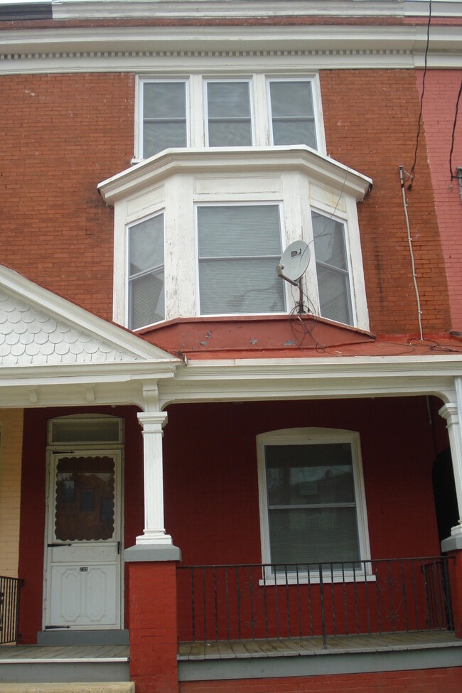 Photo - 733 E Chestnut St