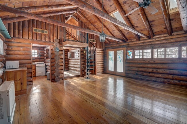 50 Morrill Ln