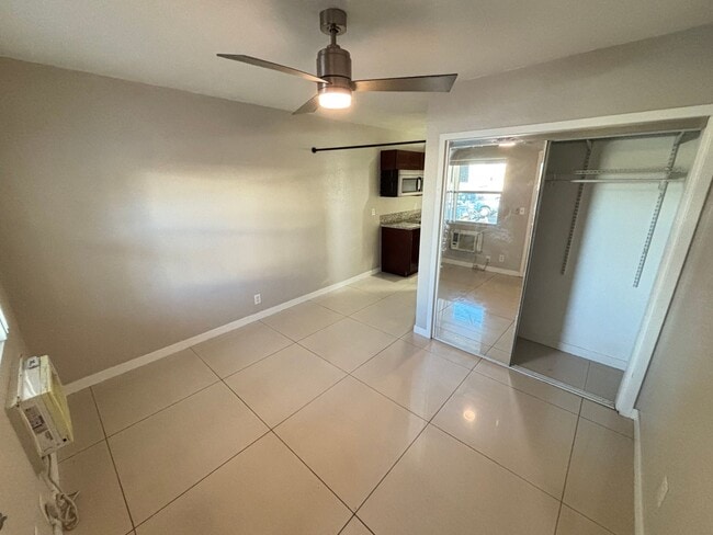 Photo - Gorgeous Studio w/ All Utilities Included located in Downtown Las Vegas!