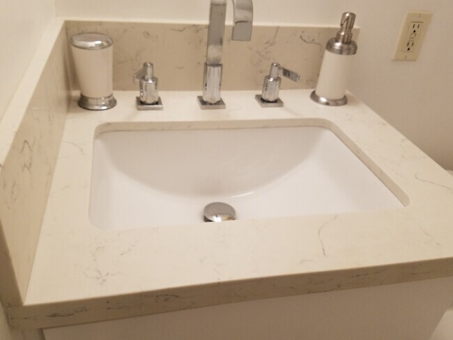 Photo - 5014 Melrose Ave Unit #317