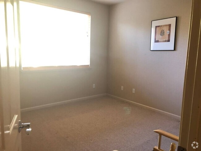 Building Photo - 221 Thyme Ave Unit Thyme Rental