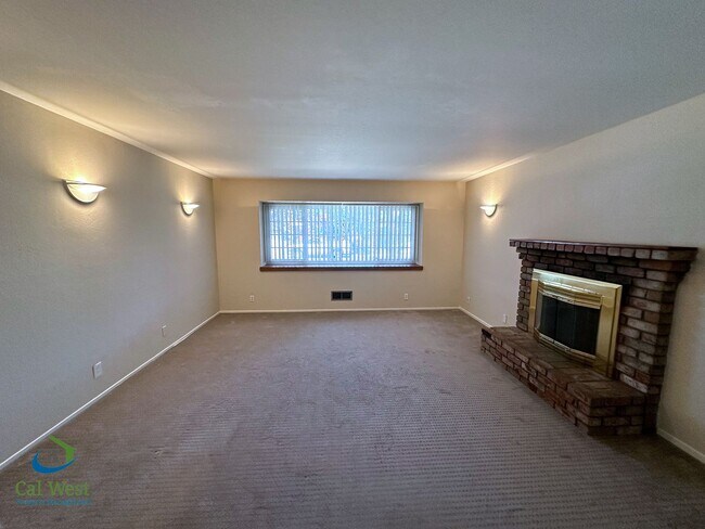 $2995 - 2 Bed/1.5 Bath Duplex in Santa Cla... - House Rental in Santa