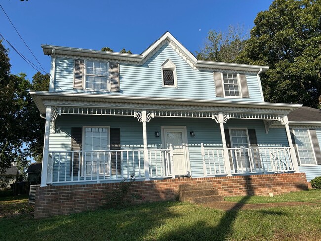 Building Photo - Large two-story colonial style home, Antioch